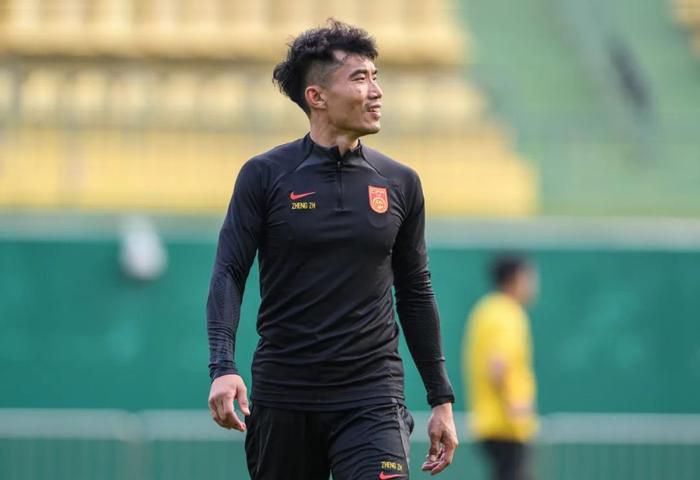 杨若晴突然叫了一声，松开孙氏的手转身就奔到了床边。